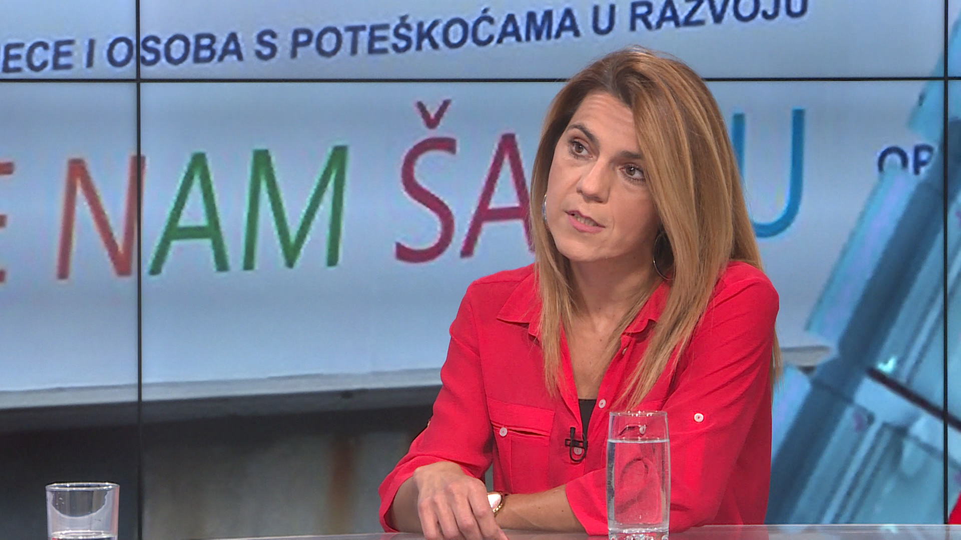 sa-dan uzivo-1600-170919.Still002