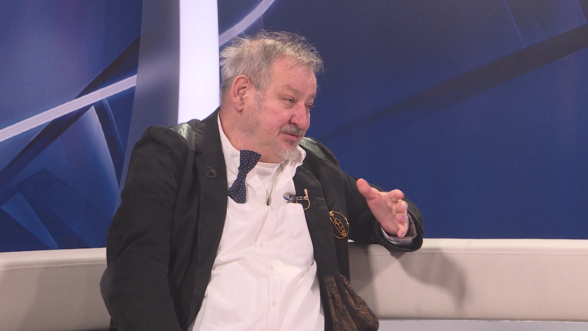 adin hebib 21.Still002