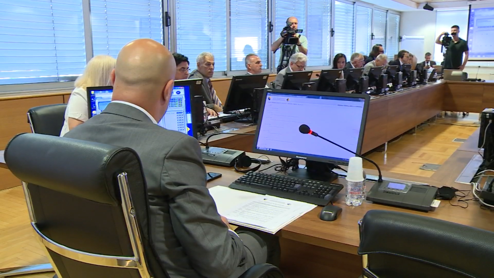 sa-denis dzidic-clf-190619.00_01_42_18.Still003