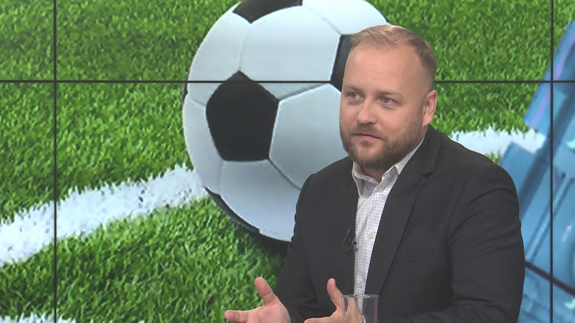 sa-denis huseinbegovic-clf-121219_1.17_50_03_05.Still001