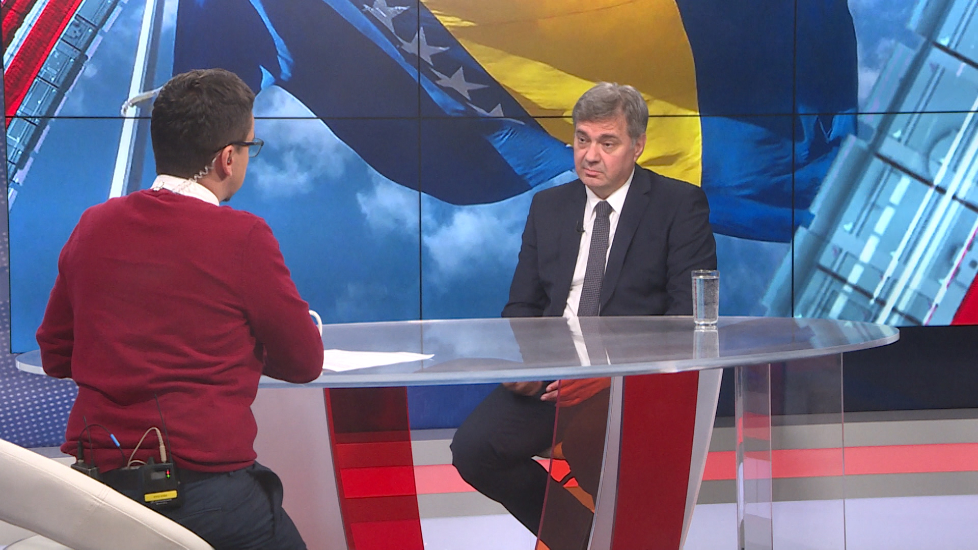 sa-denis zvizdic-ytb-121119_1.00_00_50_22.Still001