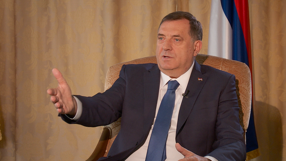 sa-dodik intervju-zvk-2(20190522-112801419).MXF.02_55_35_22.Still007