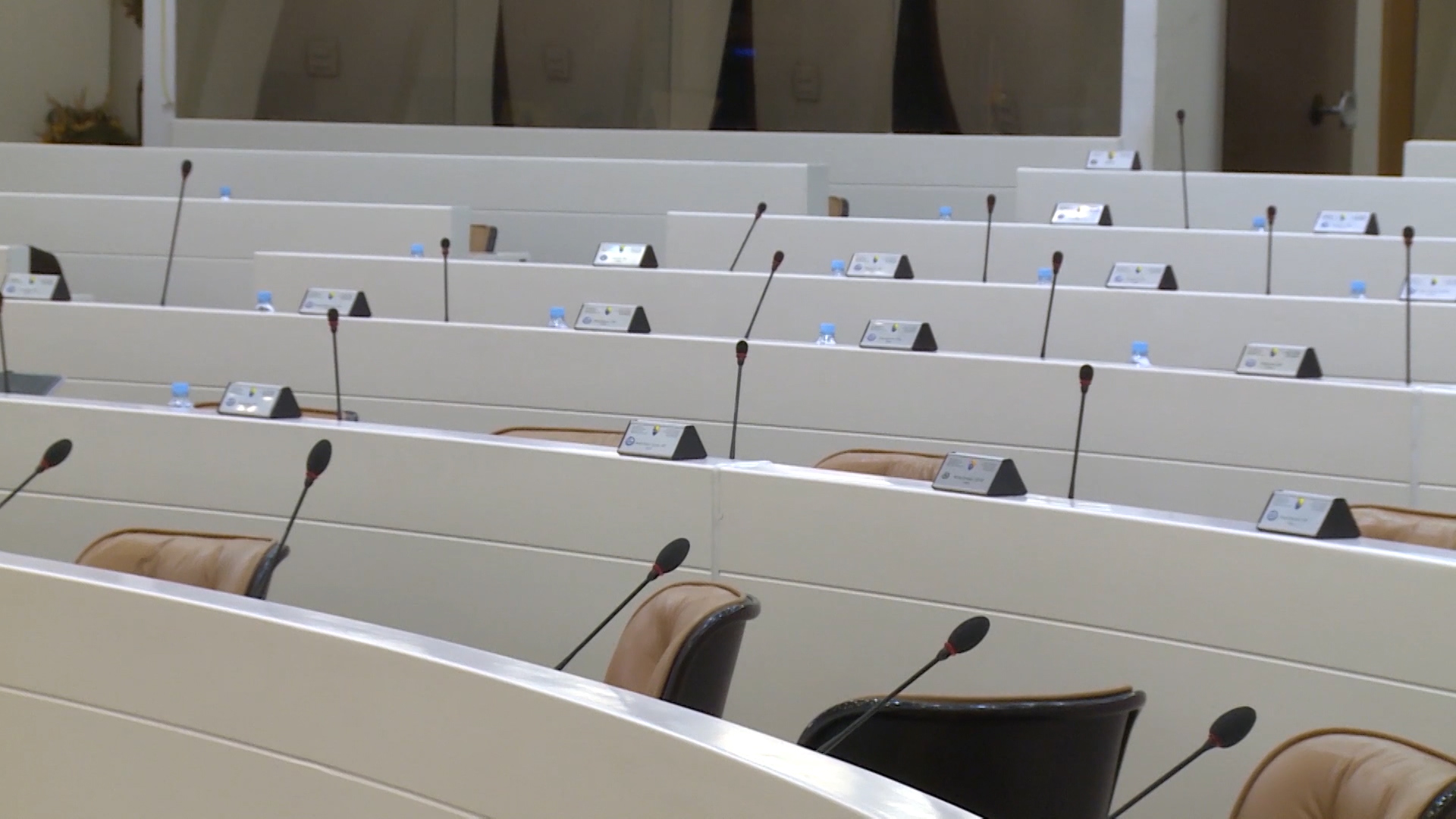 SA-DOGOVOR NA CEKANJU-19-MIV-1(20170818-191759774).Still011