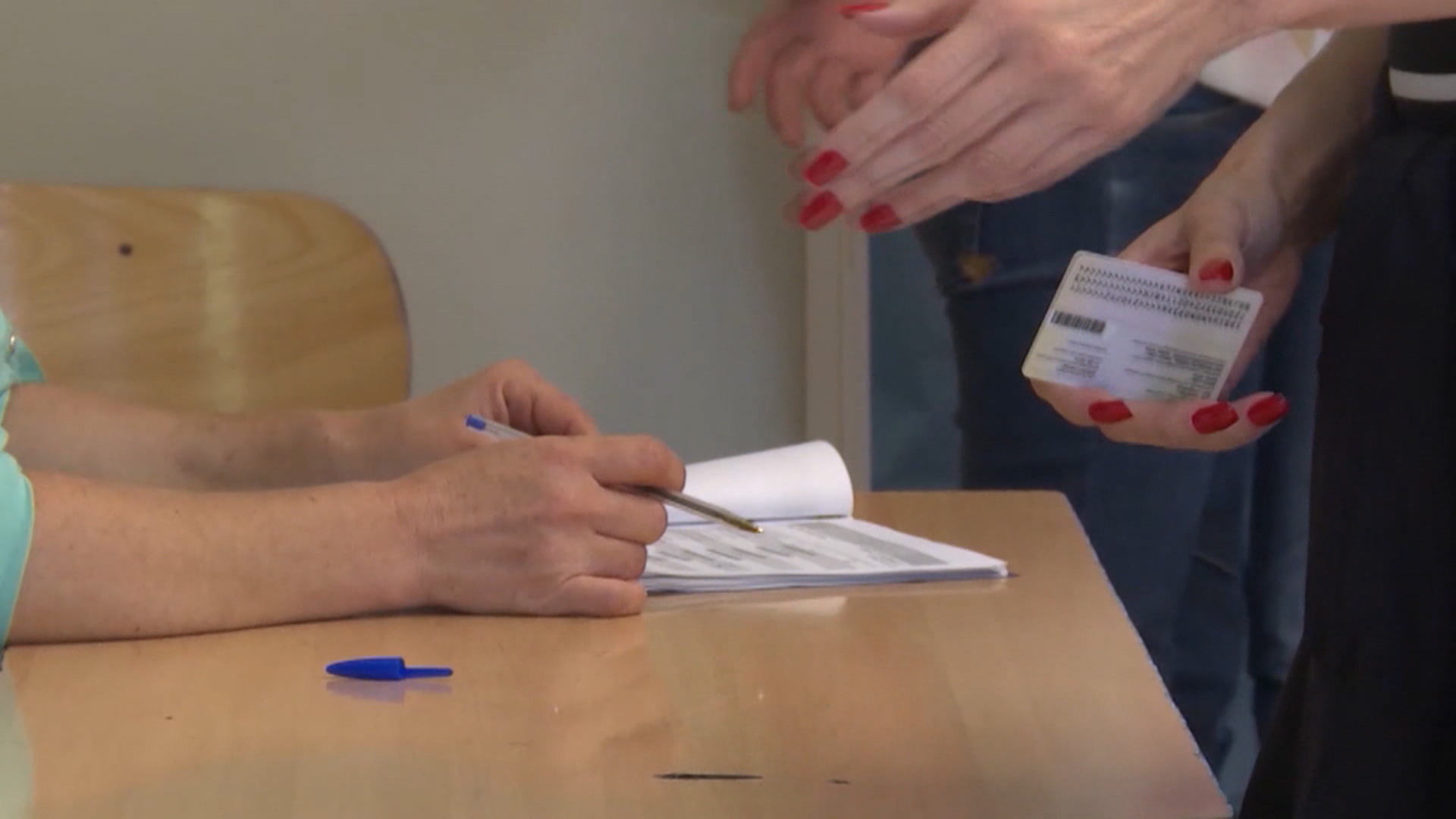 SA-DOMOVI I KORONA PKG-RAS-1(20201013-161517227).00_01_30_21.Still010