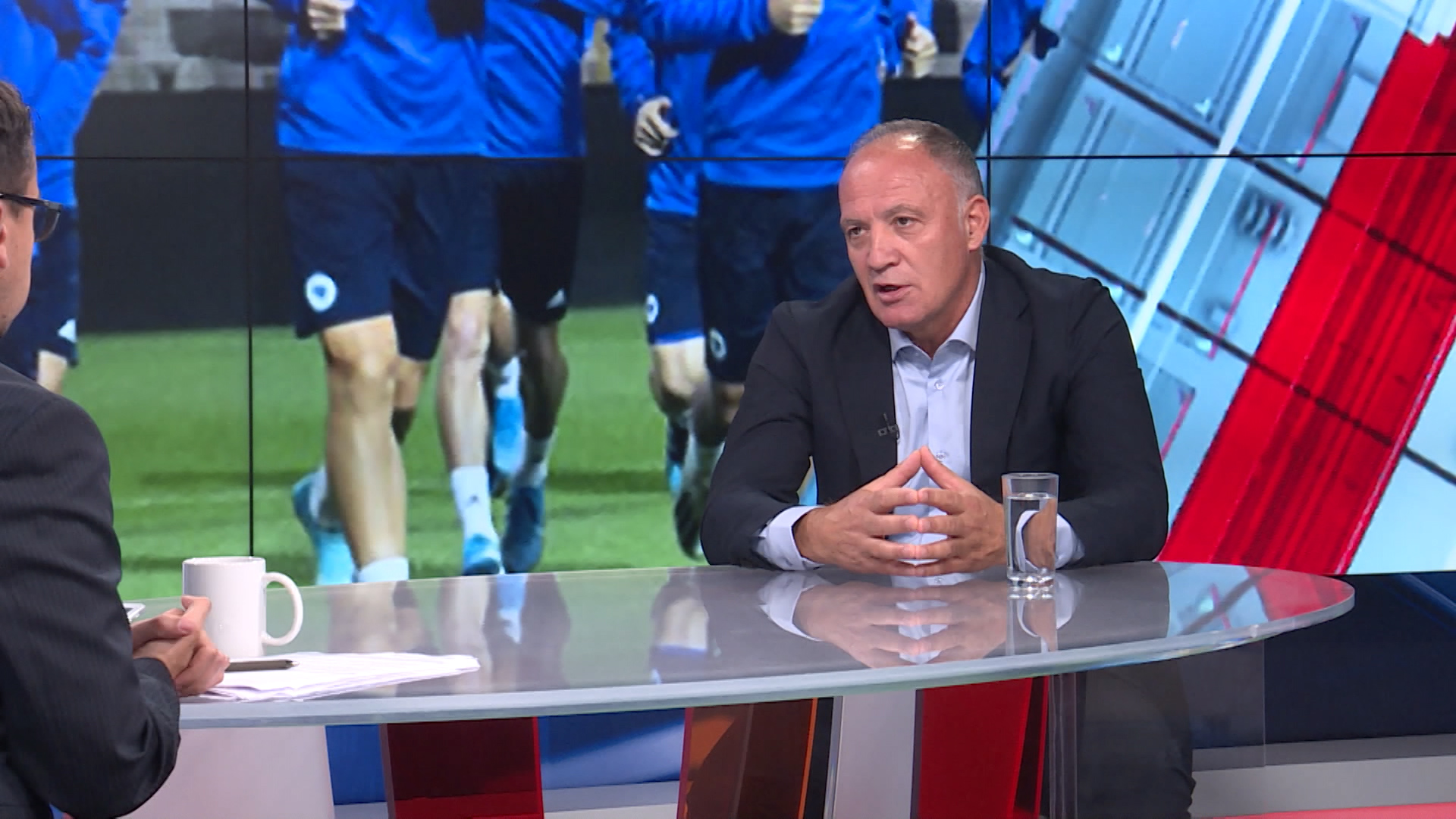 SA-DONUT REPKA-SEM-1(20201008-154803295).00_00_54_10.Still008