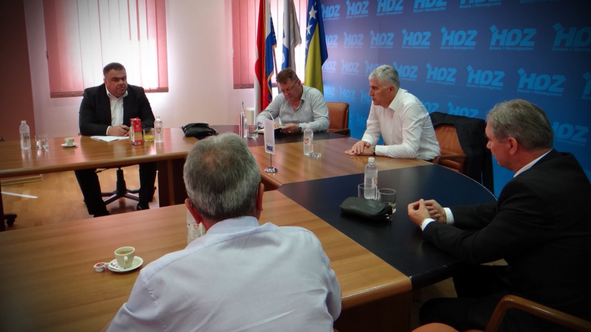 SA-DRAGAN MEKTIC DU-MES(20180525-152340007).00_06_45_23.Still011