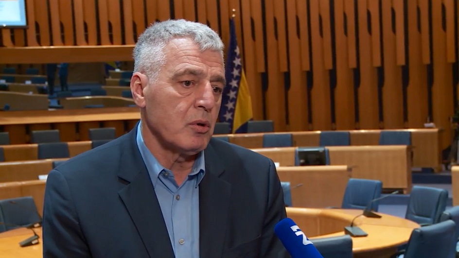 SA-DU PRODANOVIC RAZGOVOR-EMB-1(20200122-163600874).mxf.00_02_59_14.Still001