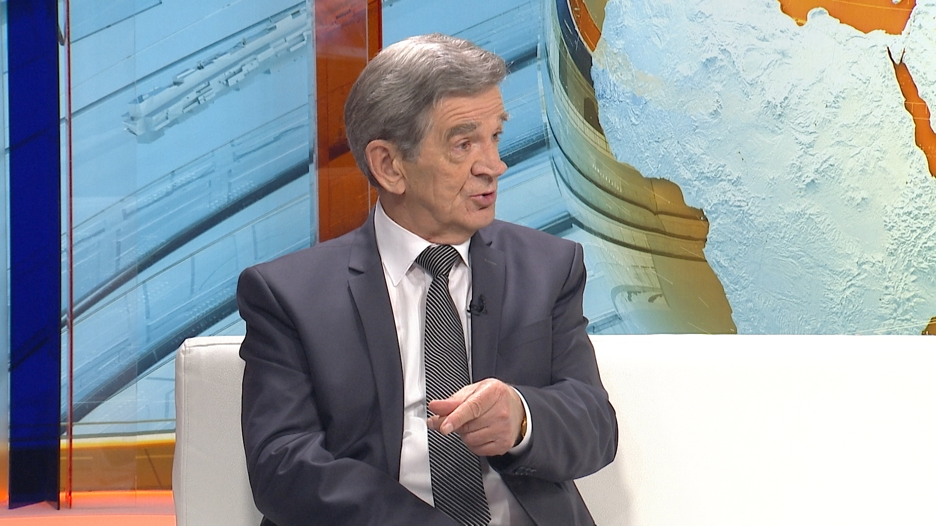 sa-durakovic-clf.00_12_45_19.Still002