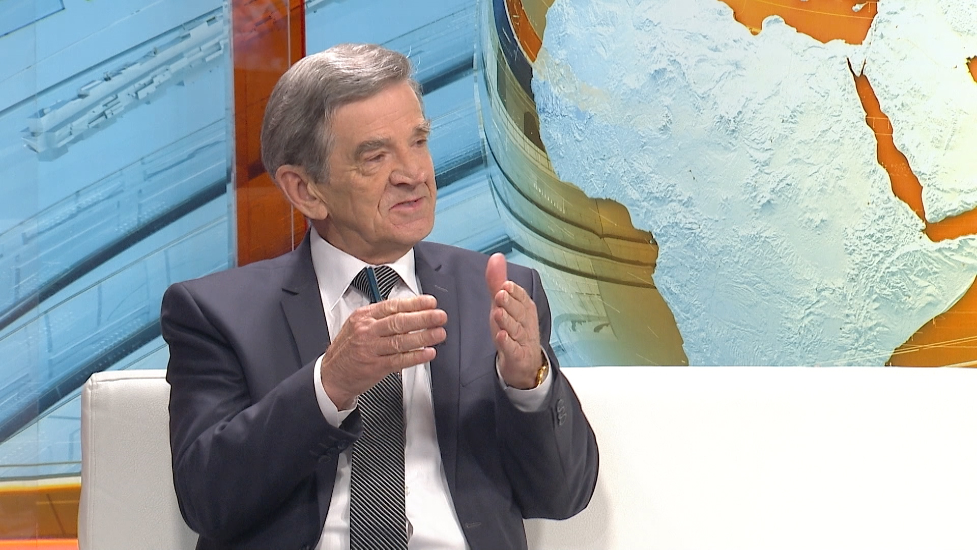 sa-durakovic-clf.00_19_23_13.Still004