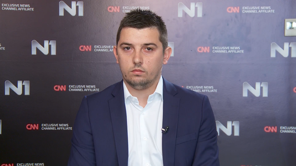 sa-dusan sulic-clf-170419.07_34_16_24.Still001