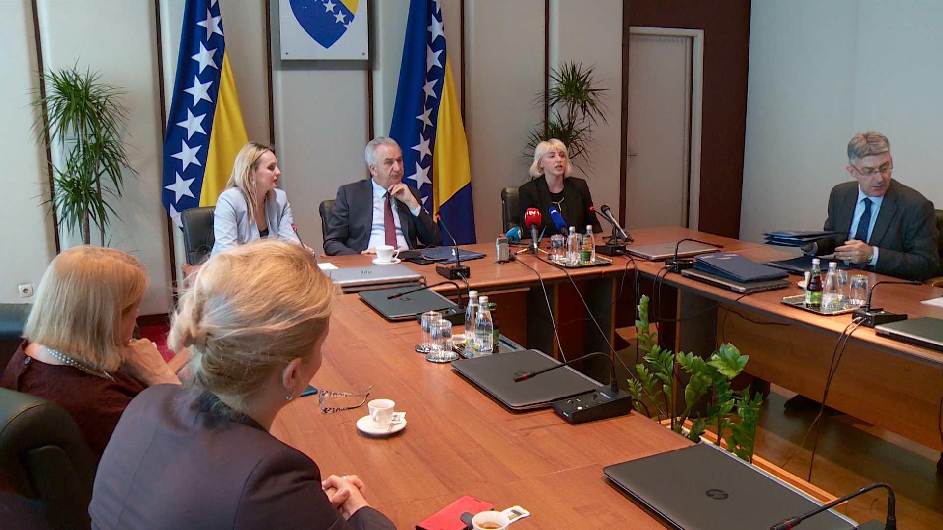 SA-EBRD PKG-ADB-1(20190403-171055753).00_01_59_12.Still002