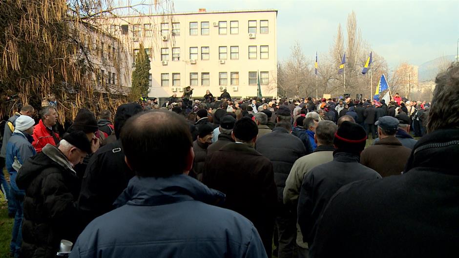 SA-EKSTREMISTI PKG-19-BOB-1(20161215-162752159).Still004