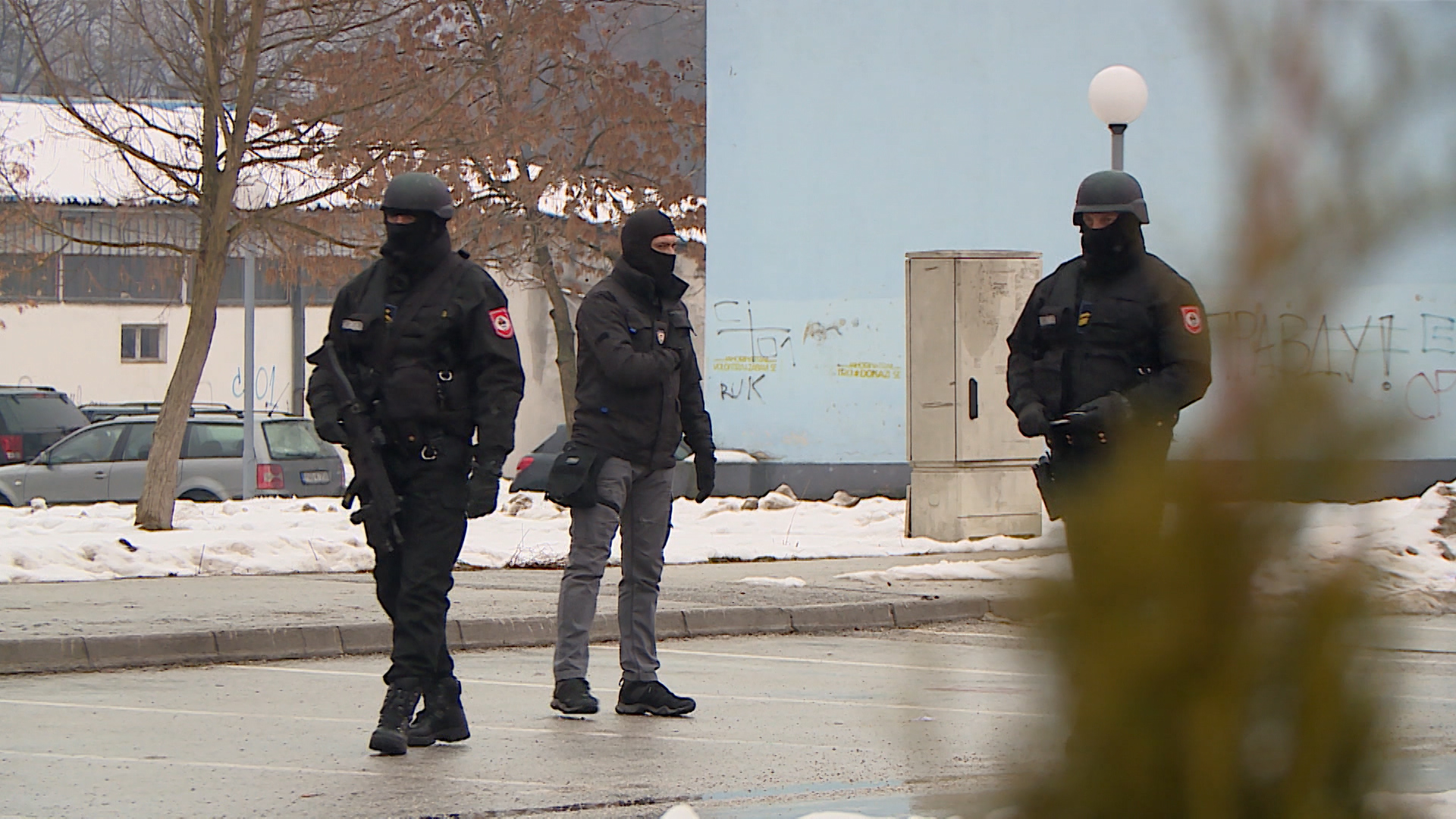 SA-EYOF PKG-IVA-1(20190121-160131561).00_01_06_12.Still018