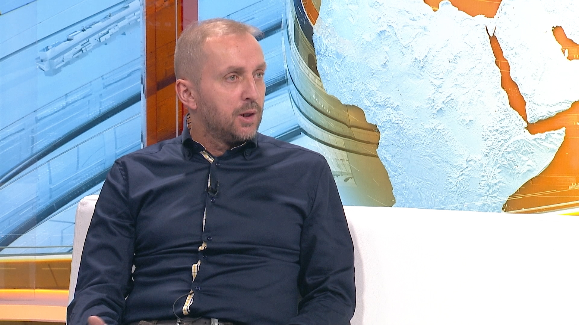 sa-faruk sehic-clf-210919.09_57_03_03.Still001