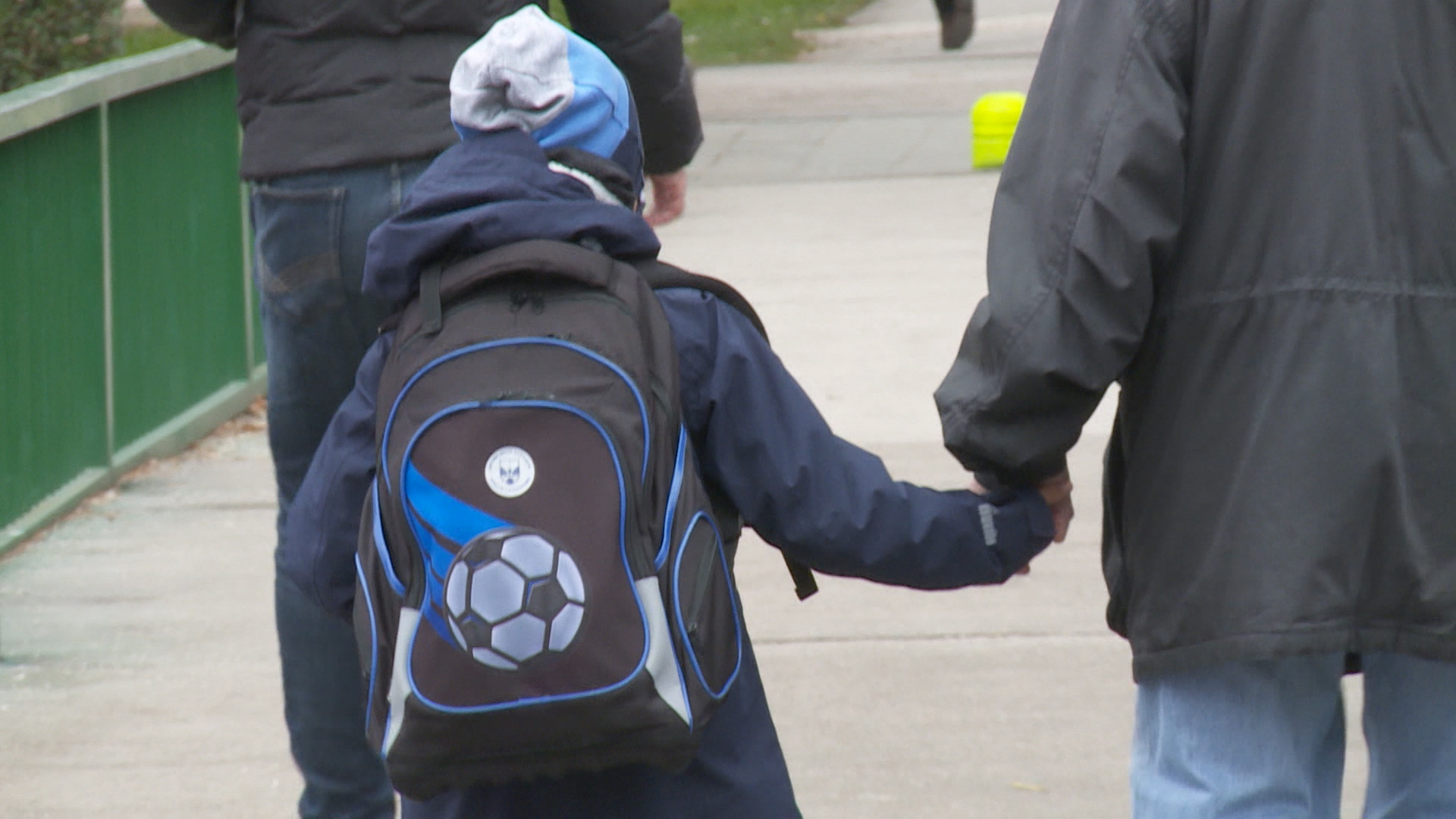 SA-FIN POLICIJA PKG-MIV-1(20201208-165300975).00_03_19_24.Still004