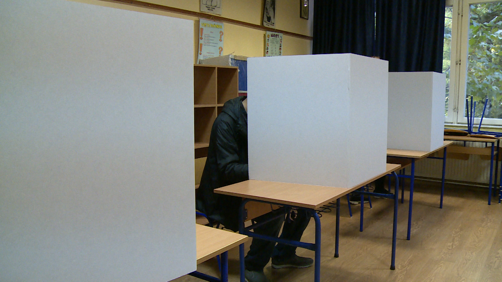 sa-glasanje i anketa-has(20181007-080011524).00_04_24_02.Still002