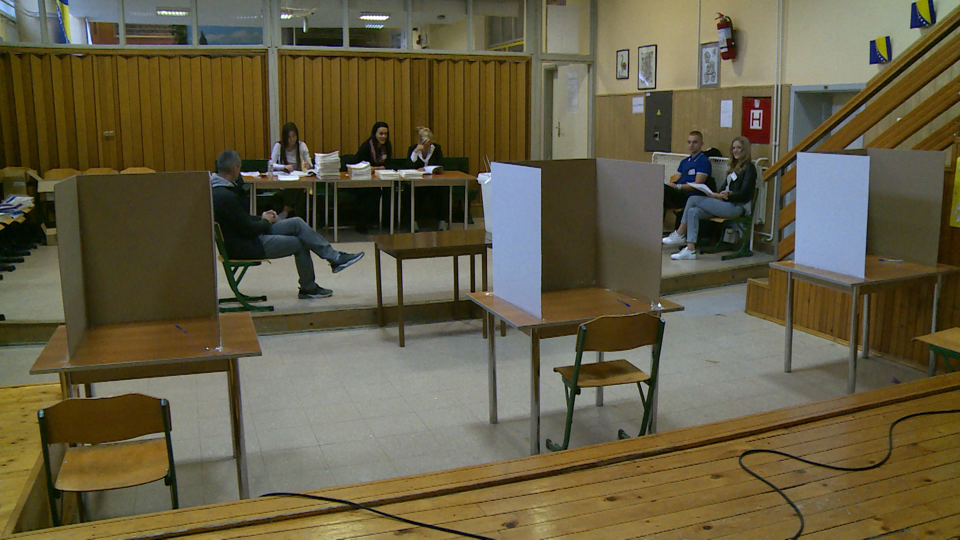 sa-glasanje i anketa-has(20181007-080011524).00_07_00_02.Still005