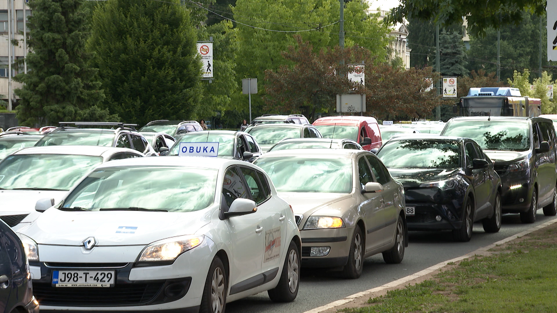 SA-GRADJANI GUZVA ADLIB-RAS(20200611-180530203).mxf.00_00_07_15.Still001