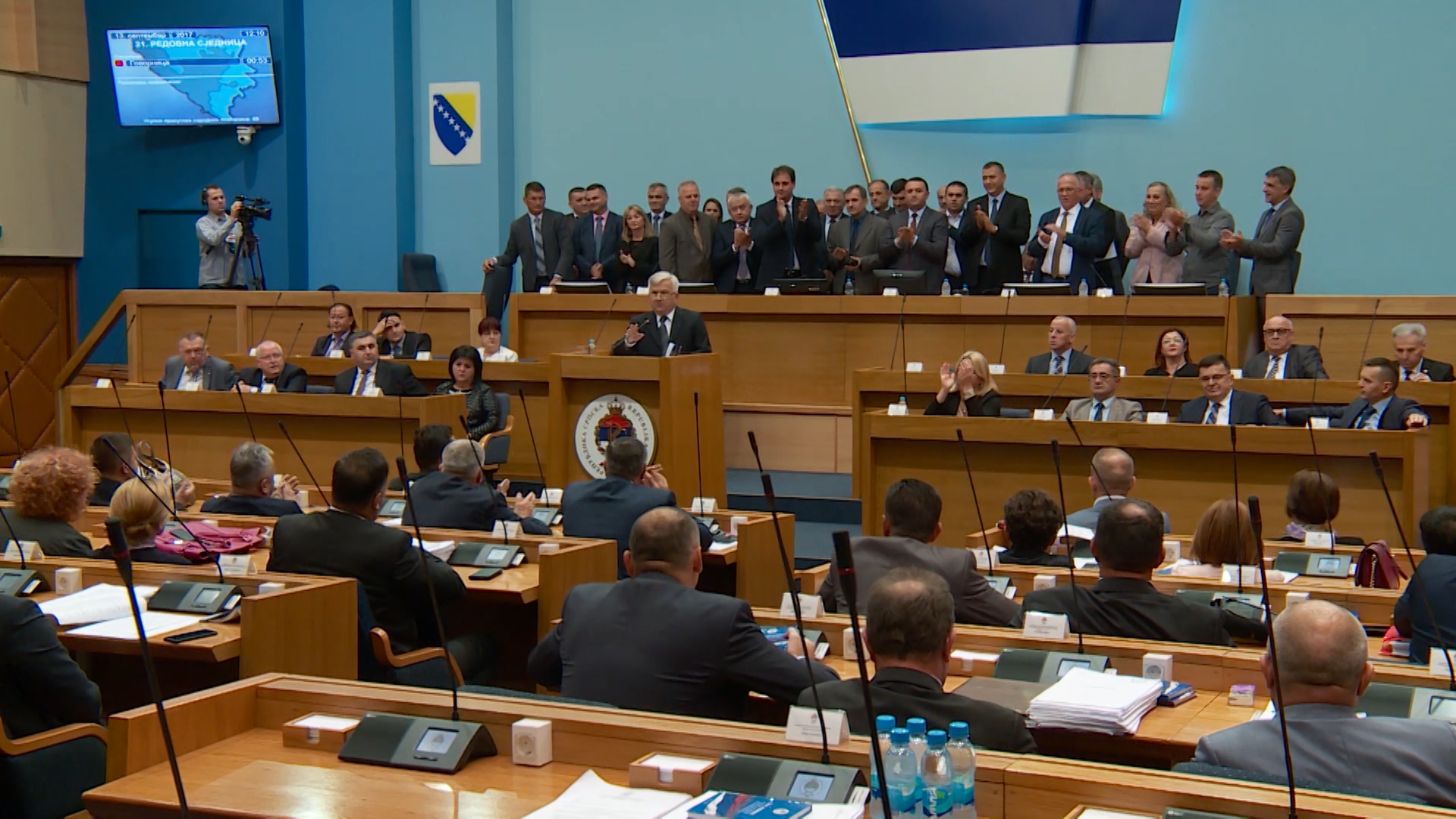 SA-GRADJANI POLICIJA PKG-VLC-1(20170914-173953262).Still017