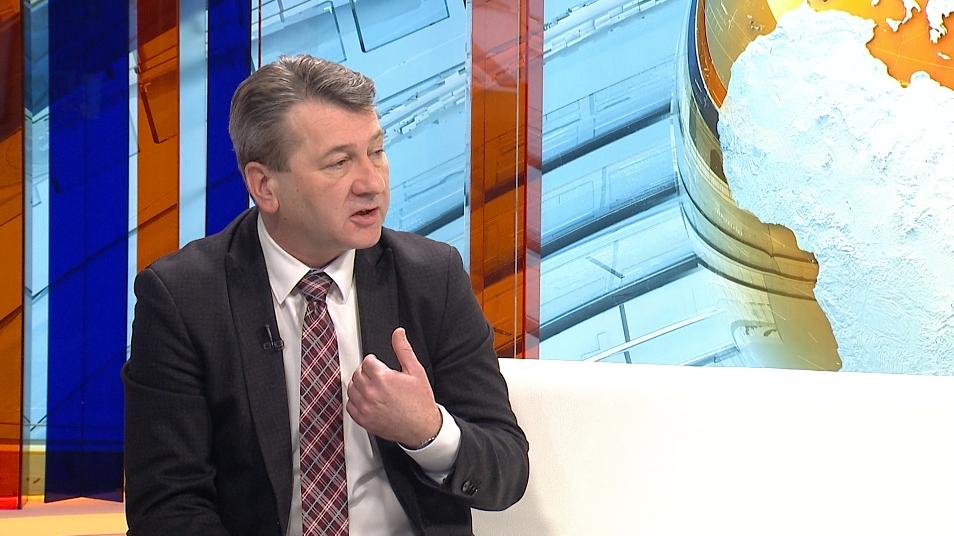 sa-ibrahim hadzibajric-clf.08_19_04_22.Still001