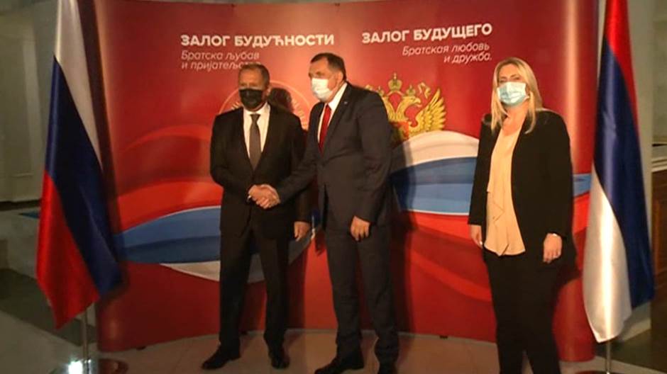 SA-IKONA FOLLOW PKG-SEM-1(20201221-165059908).00_00_18_10.Still005