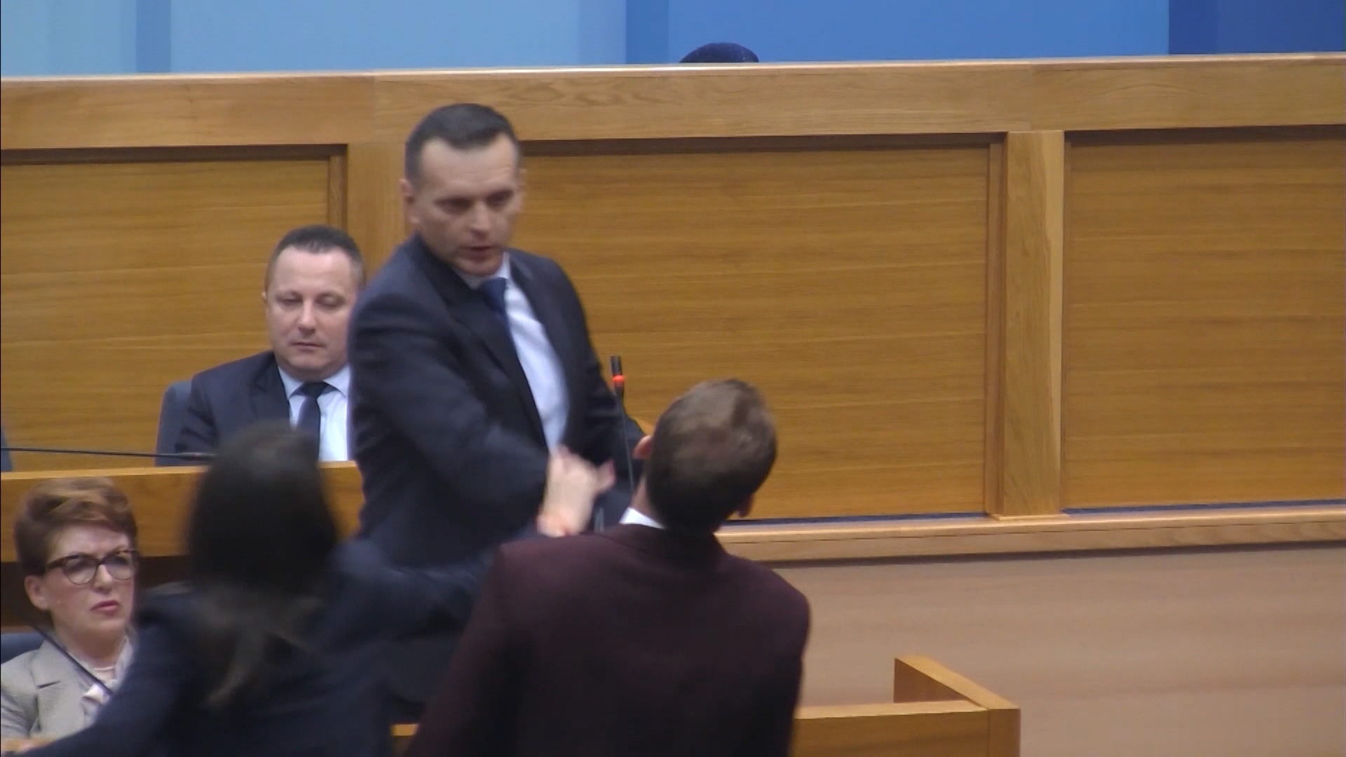 SA-INCIDENT DRASKO-SLS-1(20191223-224306986).mxf.00_00_12_06.Still001