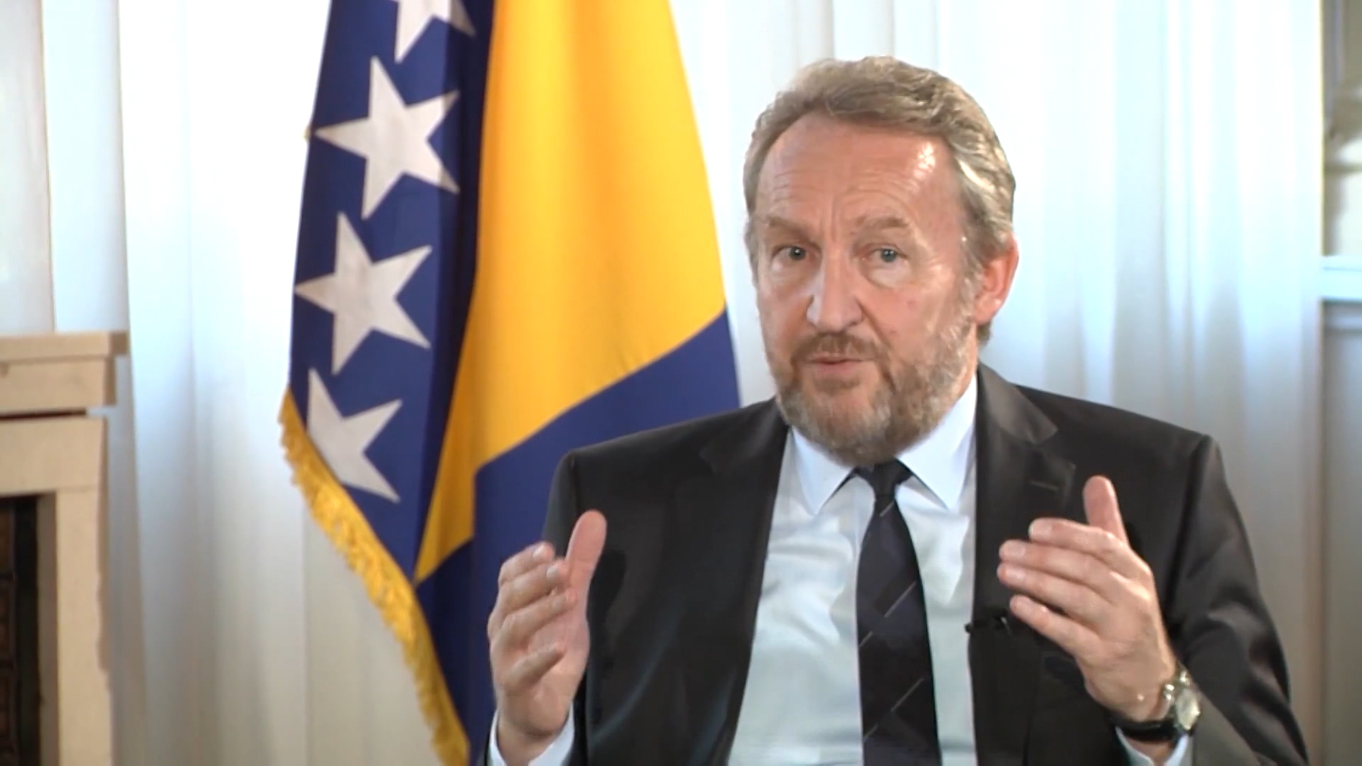 SA-INFO BIZZ 131117-DZV-1(20171113-144149418).Still002