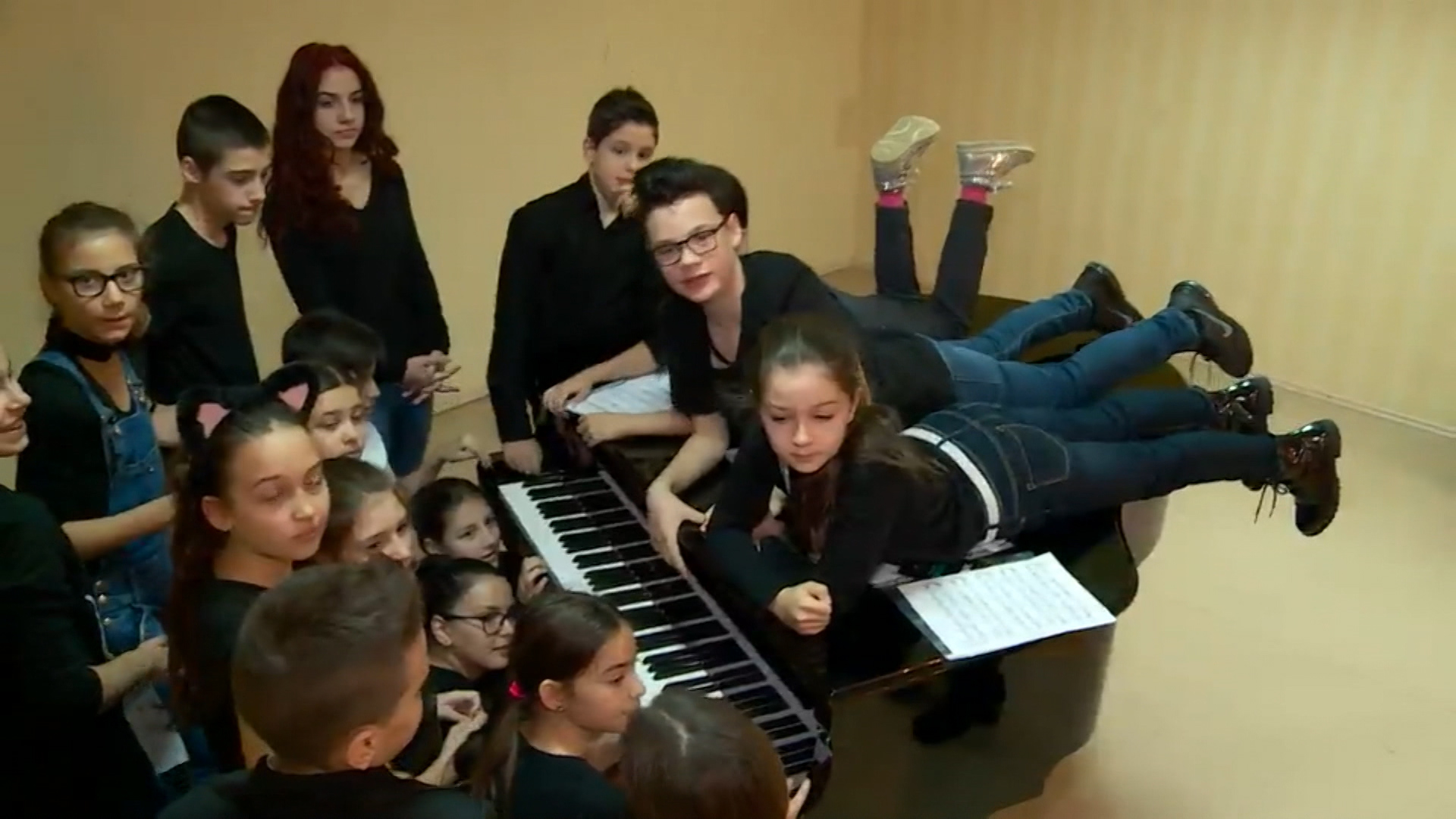 SA-INFO BIZZ 131117-DZV-1(20171113-144149418).Still009