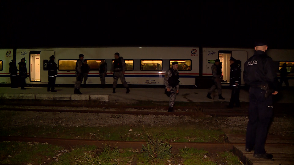 sa-inserti nocni voz-ads(20181110-074802162).mxf.00_01_31_16.Still003