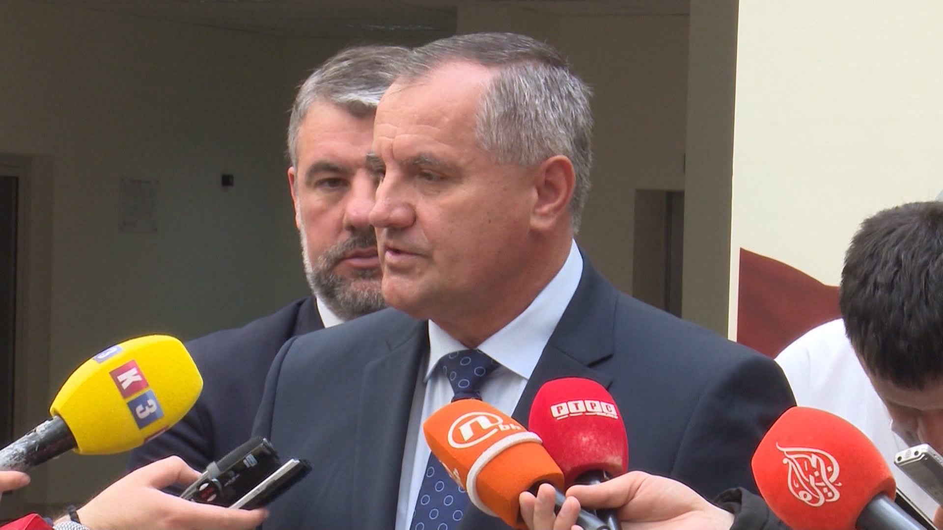 SA-INZKO UN NY-PKG-ZVK-1(20190508-180810259).00_01_45_10.Still002