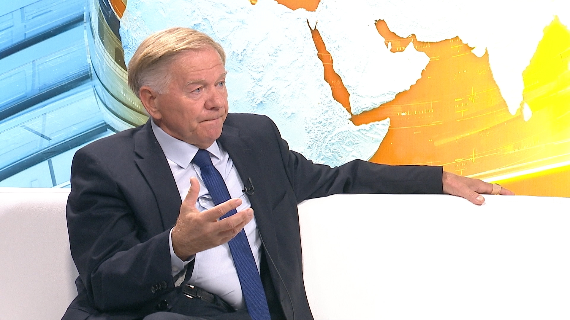 sa-ivo komsic-clf.10_05_27_16.Still001