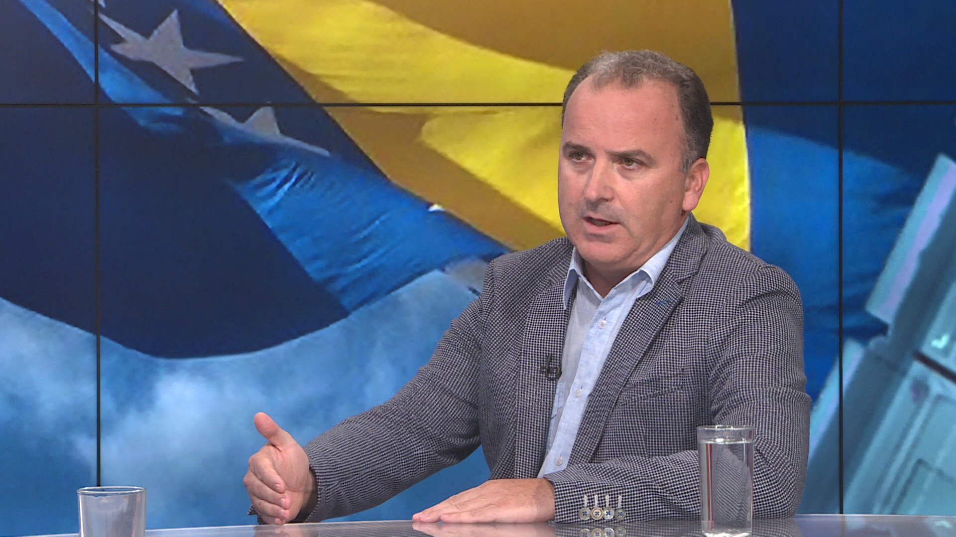 SA-IZLOZBA PASA PKG-DJK-1(20190927-151752904).00_07_09_22.Still012