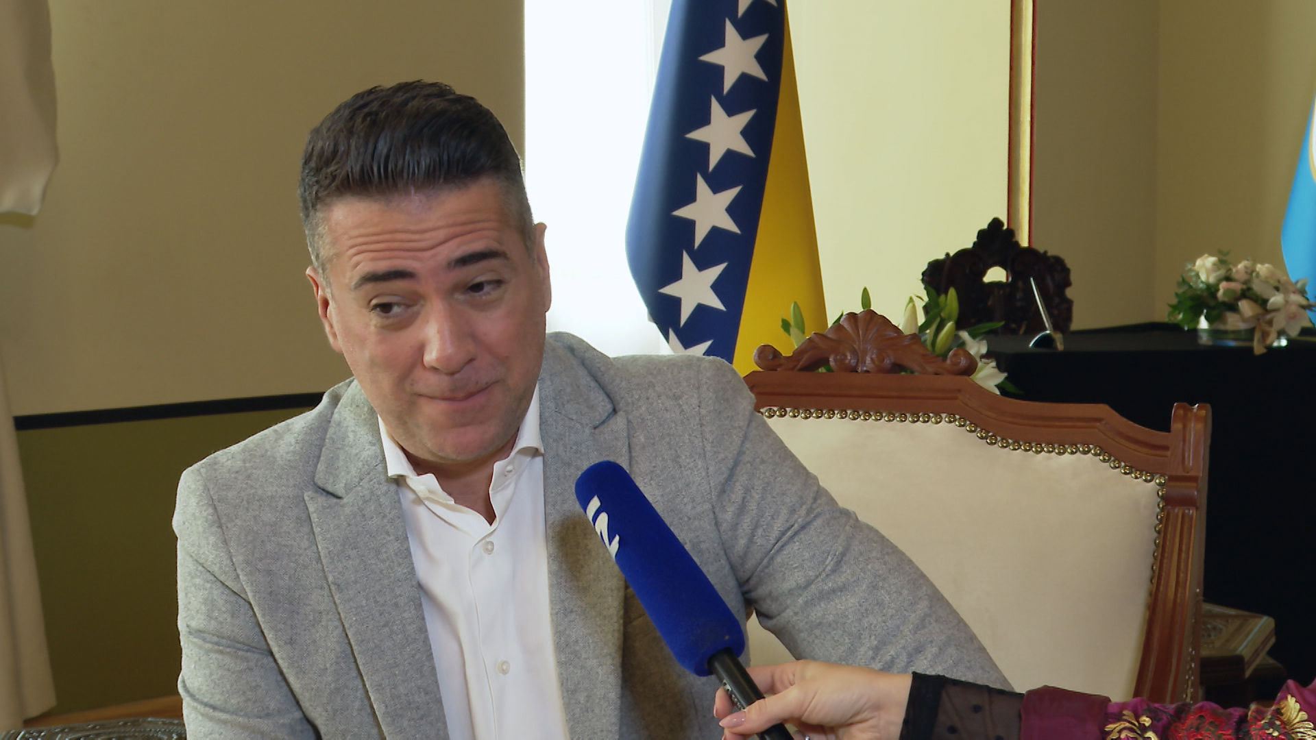 SA-JOKSIMOVIC INTW-EMB-1(20191108-144354369).mxf.00_07_43_19.Still001