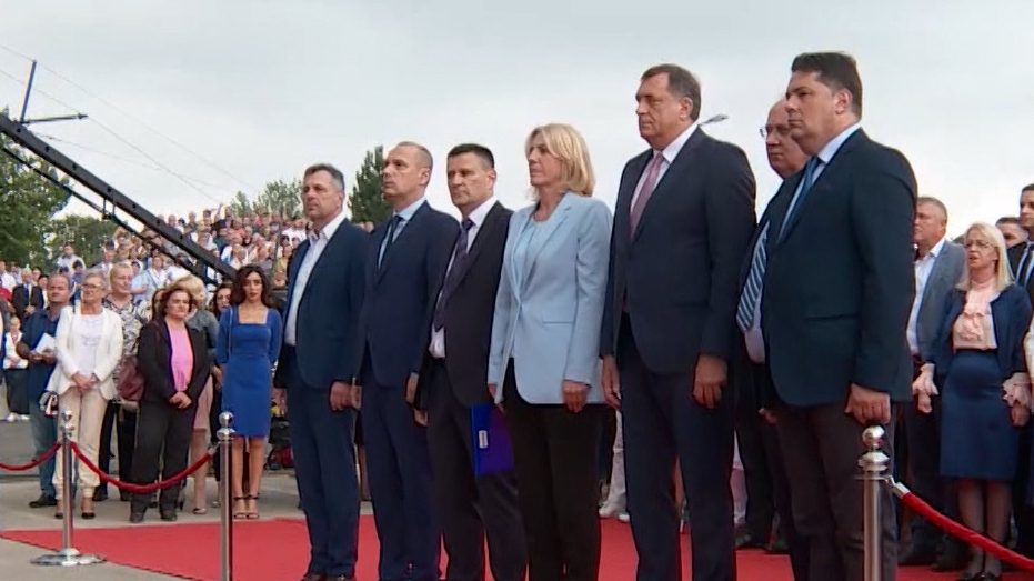 SA-KINA I BIH PKG-19-BOB-1(20180920-171518381).00_01_37_21.Still026