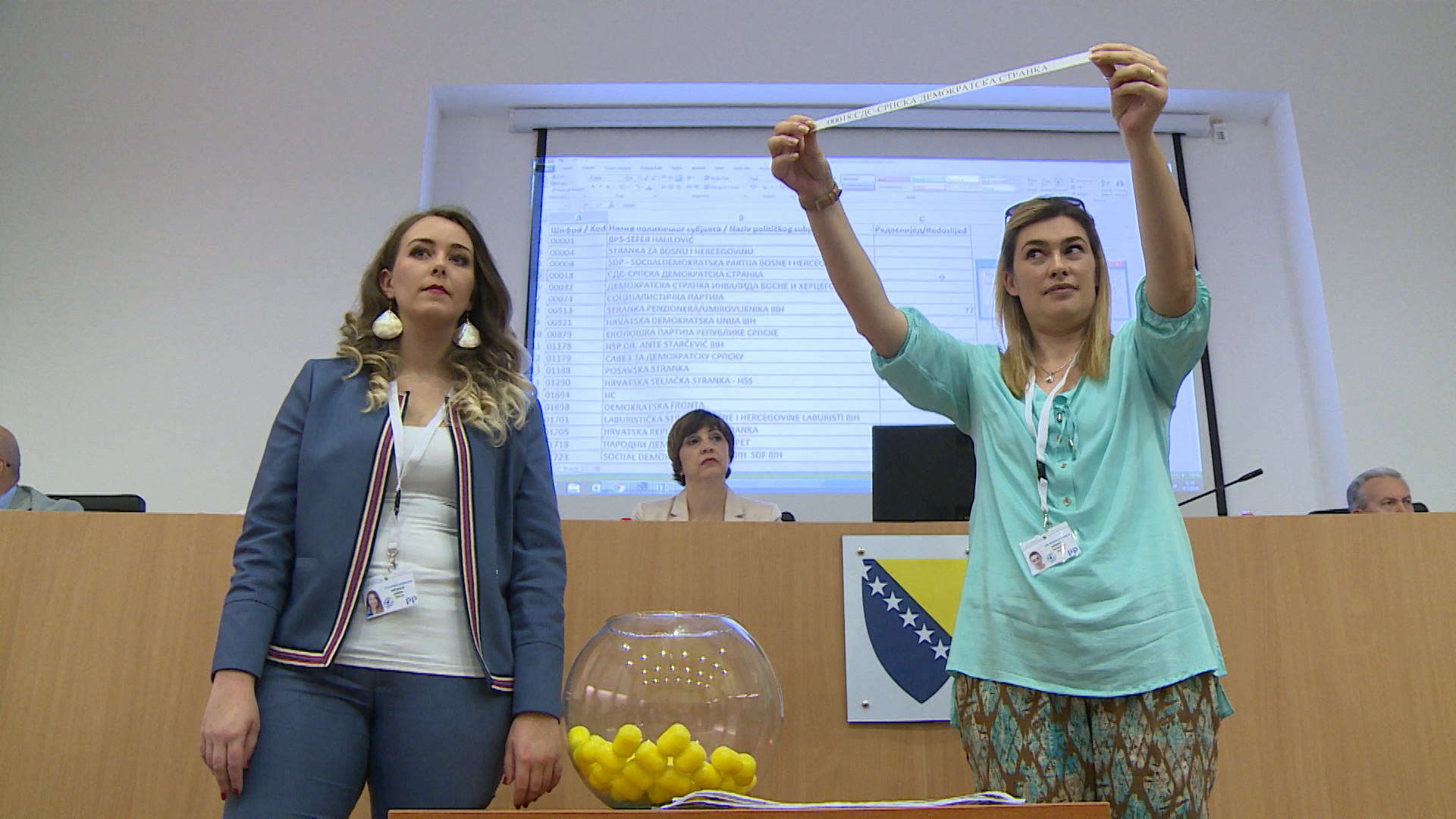 SA-KOMOSAR IZLOZBA PKG-ADG-1(20180712-155400205).00_01_43_13.Still013