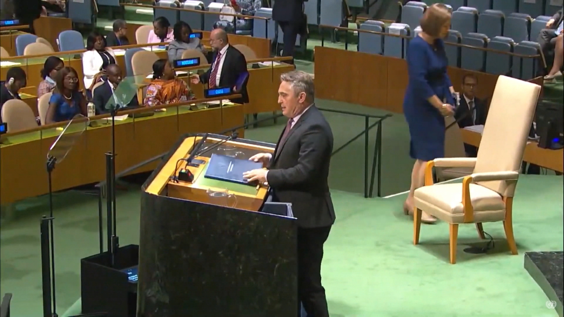 SA-KOMSIC VS RH PKG-19-TJD-1(20190930-181934017).00_00_08_24.Still001