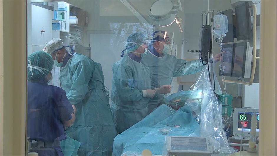 SA-KONZUMERIZAM-19-DJK-1(20161229-165243960).Still002