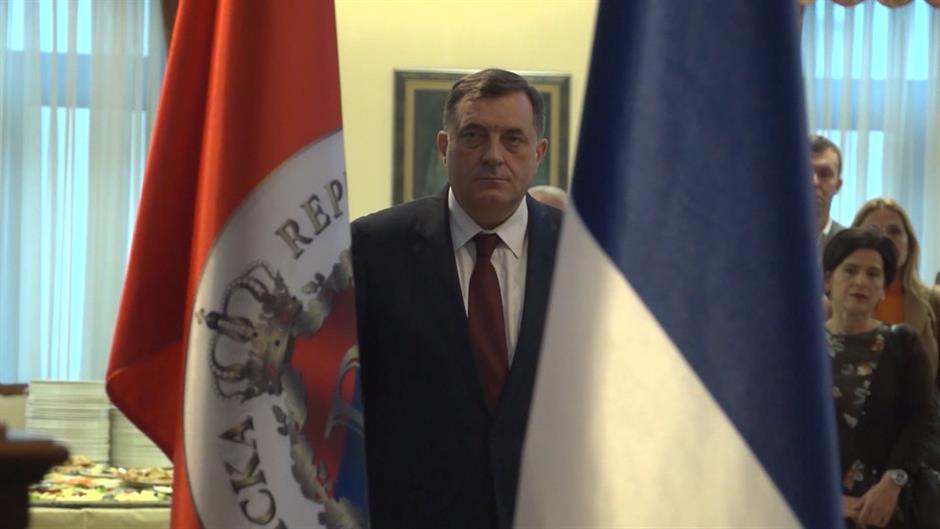 SA-KONZUMERIZAM-19-DJK-1(20161229-165243960).Still004