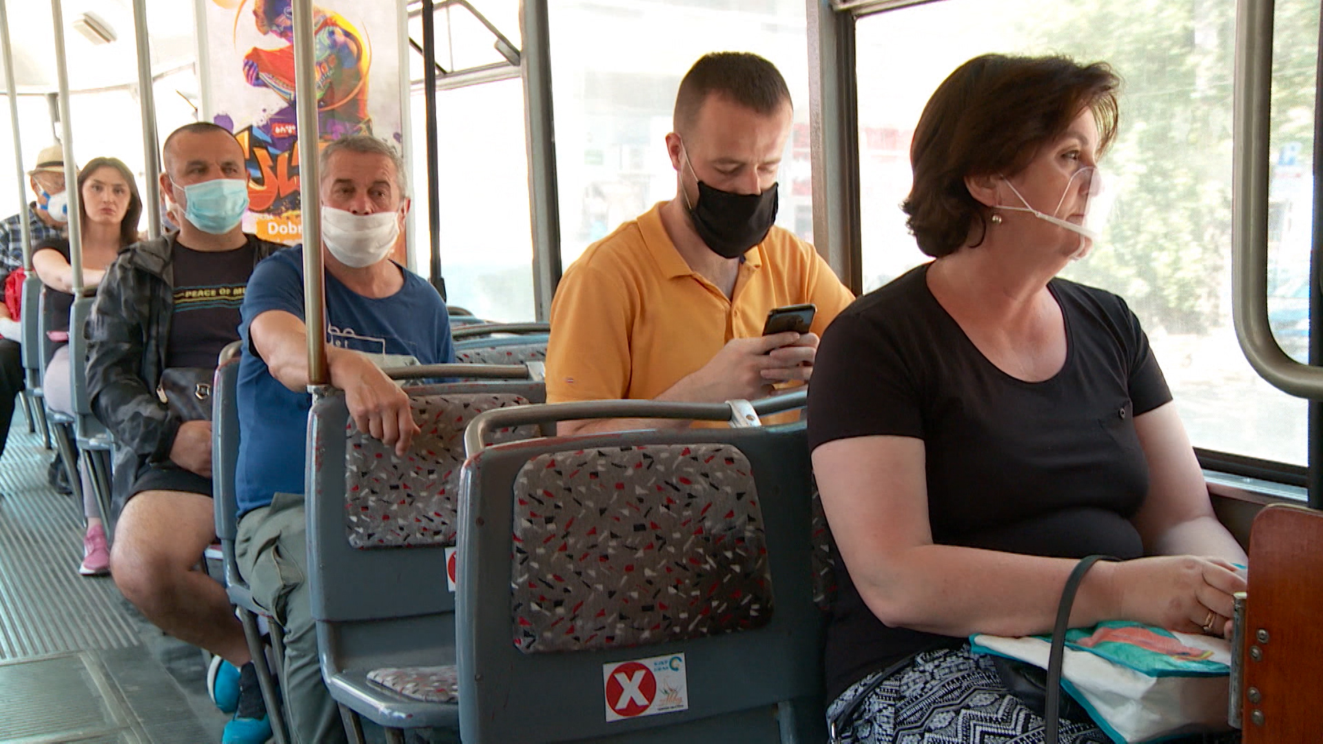 SA-KORONA LJUDI TRAMVAJ VO-IVA-1(20200716-150206976).mxf.00_01_04_07.Still008