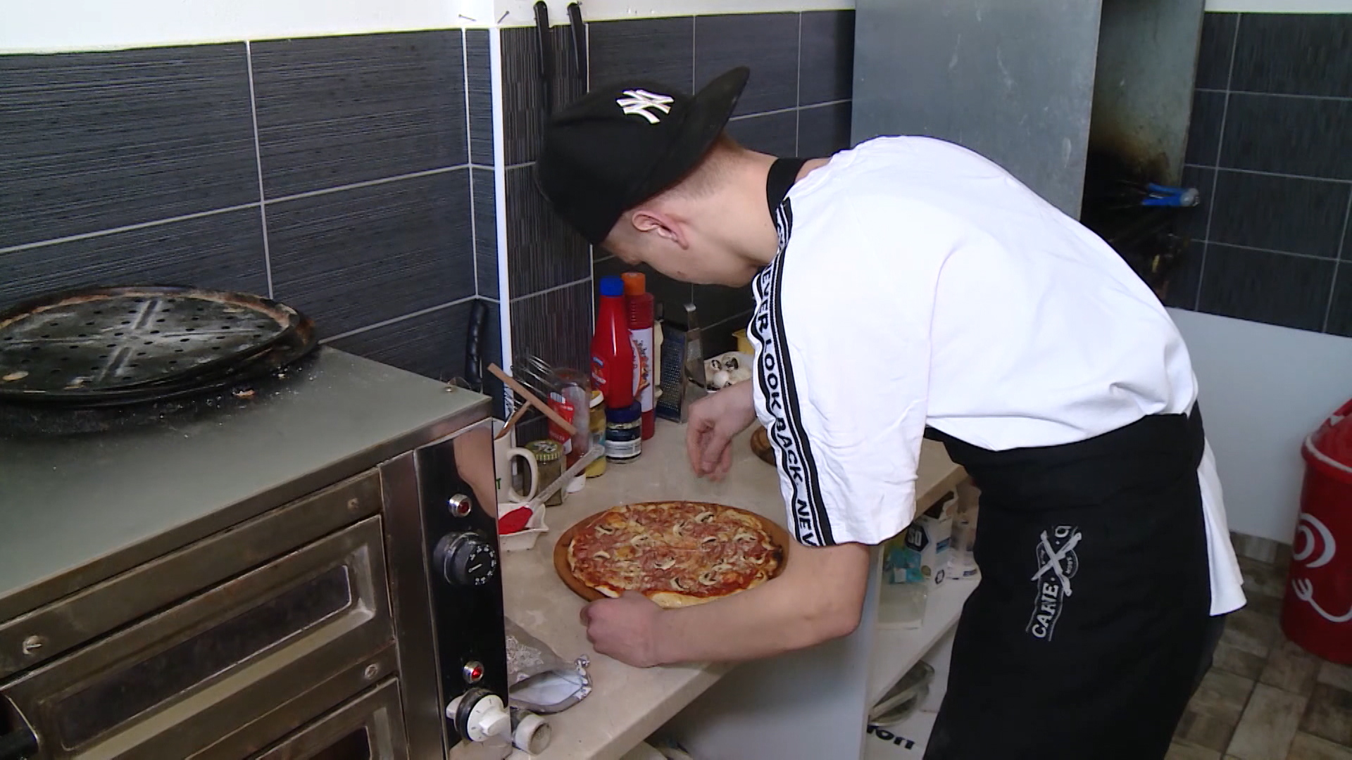 SA-KUHARI I KONOBARI PKG-ADB-1(20200212-170957934).00_01_47_10.Still002