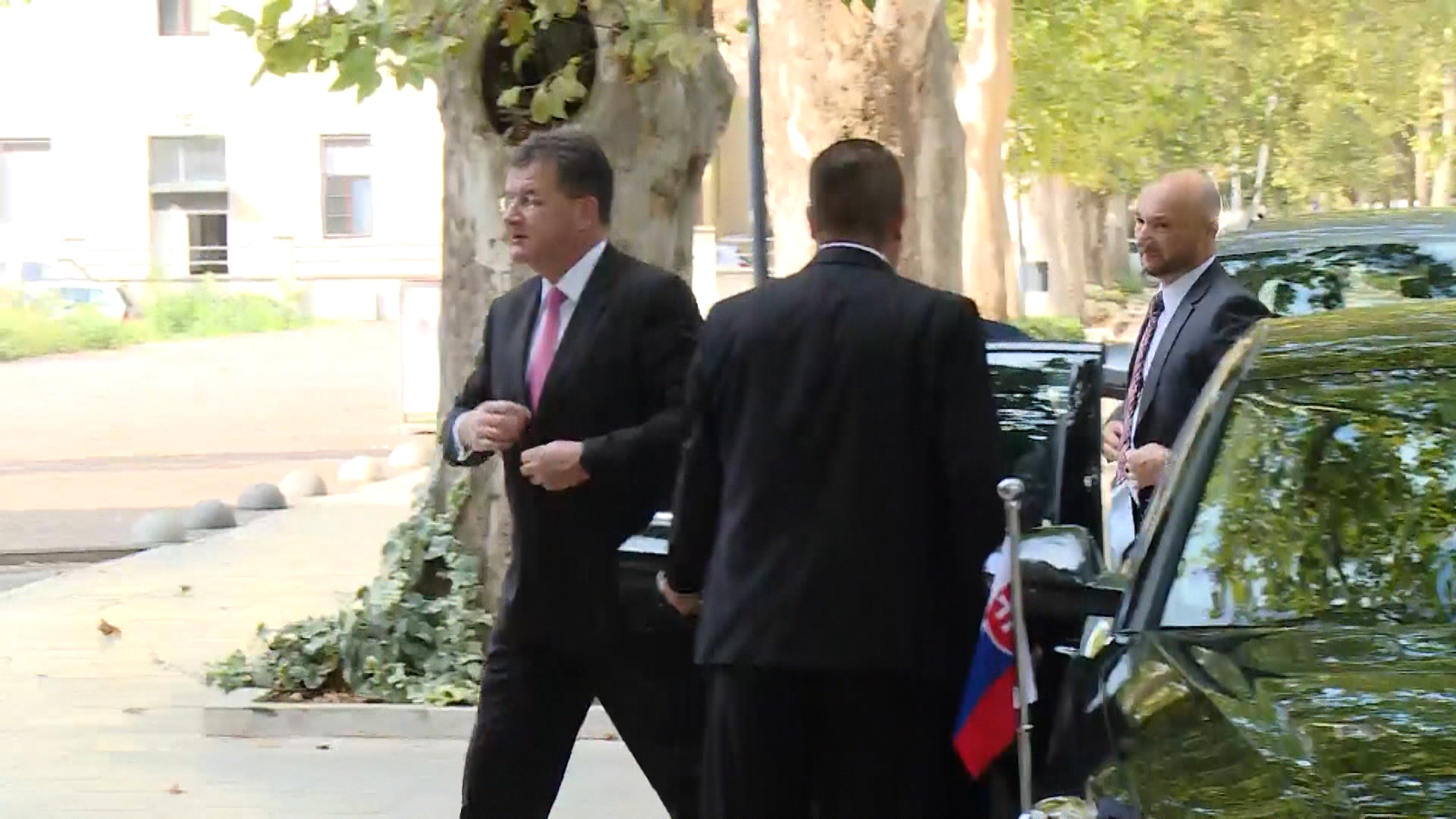 SA-LAJCAK-PKG-19-SEM-1(20191126-172526603).00_01_50_08.Still002