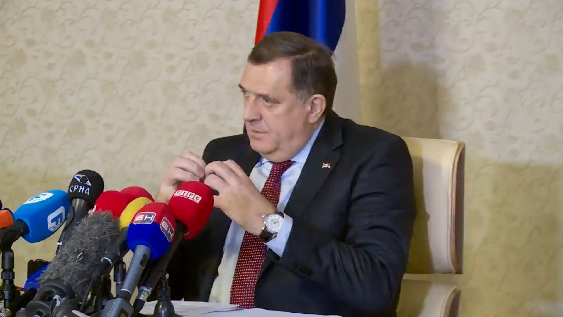 sa-live 1-1525-231118.00_06_21_21.Still002