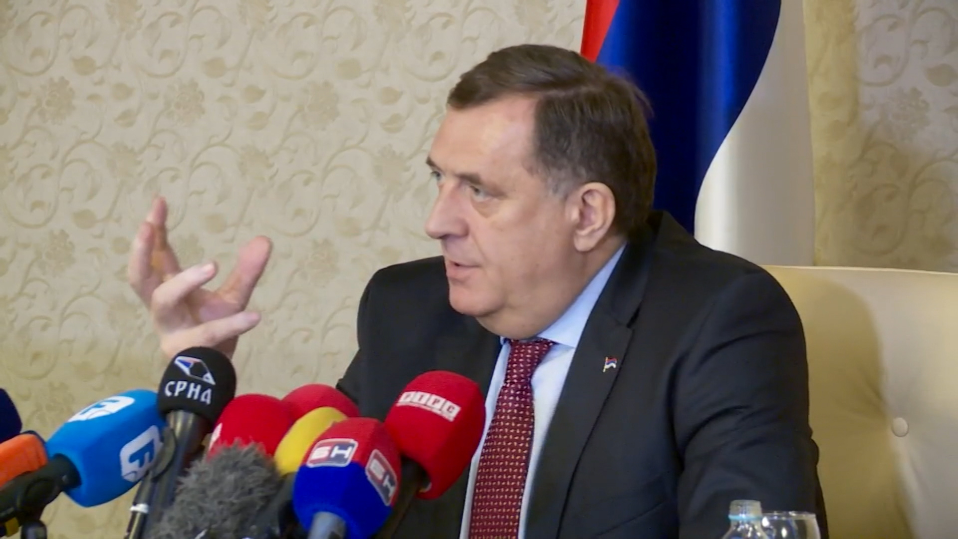 sa-live 1-1525-231118.00_19_51_01.Still004