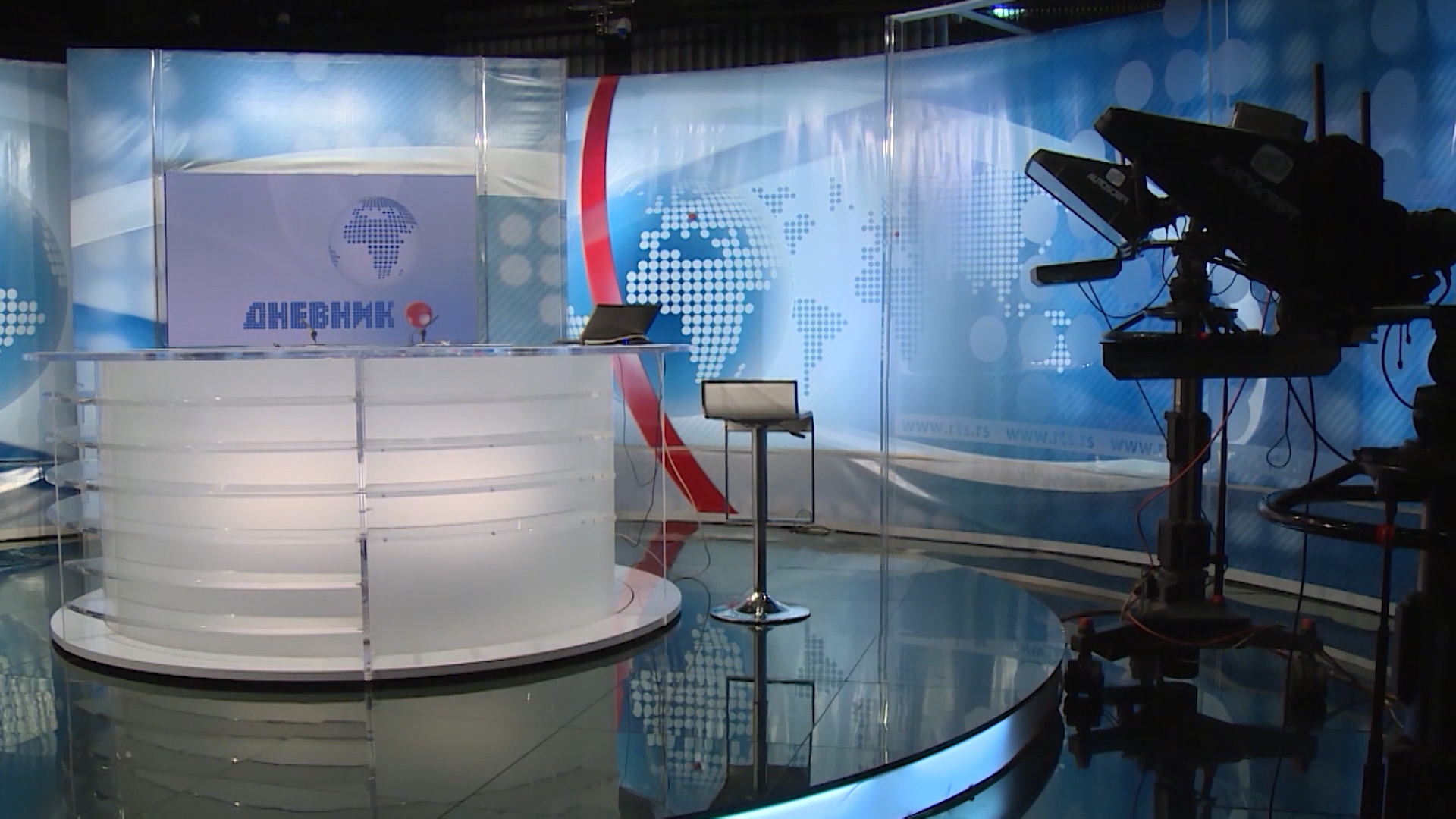 sa-live 1-1740-140518.00_01_23_04.Still006