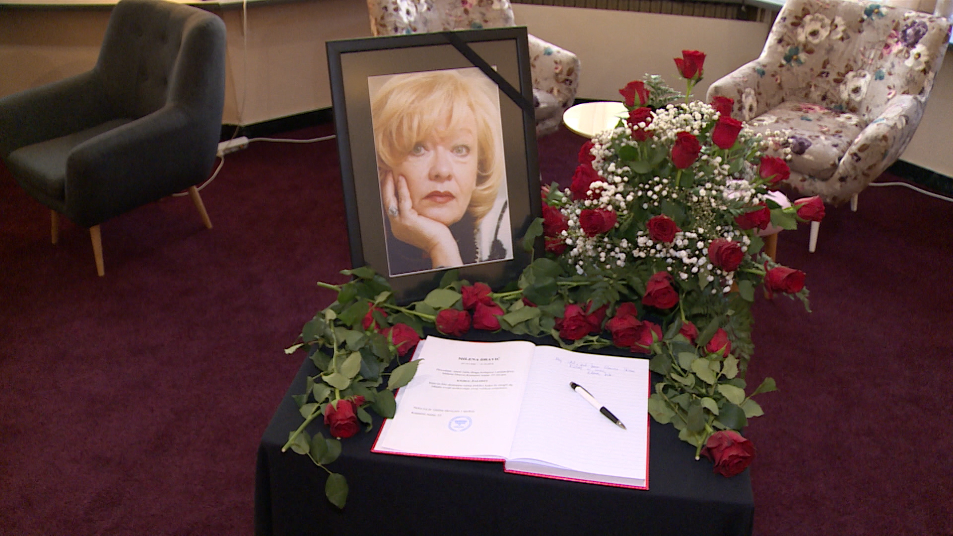 sa-live 2-1340-151018.00_00_13_15.Still006