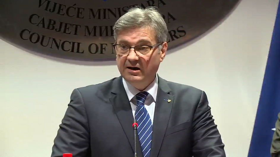 sa-live 2-1445-110319.15_14_59_03.Still001