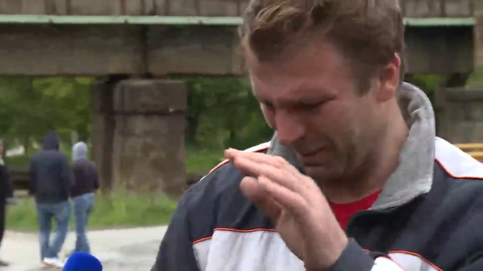 sa-live 2-1655-140519.16_58_44_14.Still001