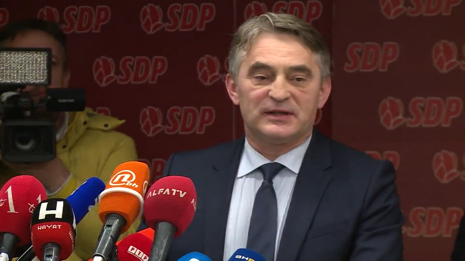 sa-live 2-1720-050219.17_38_24_07.Still002