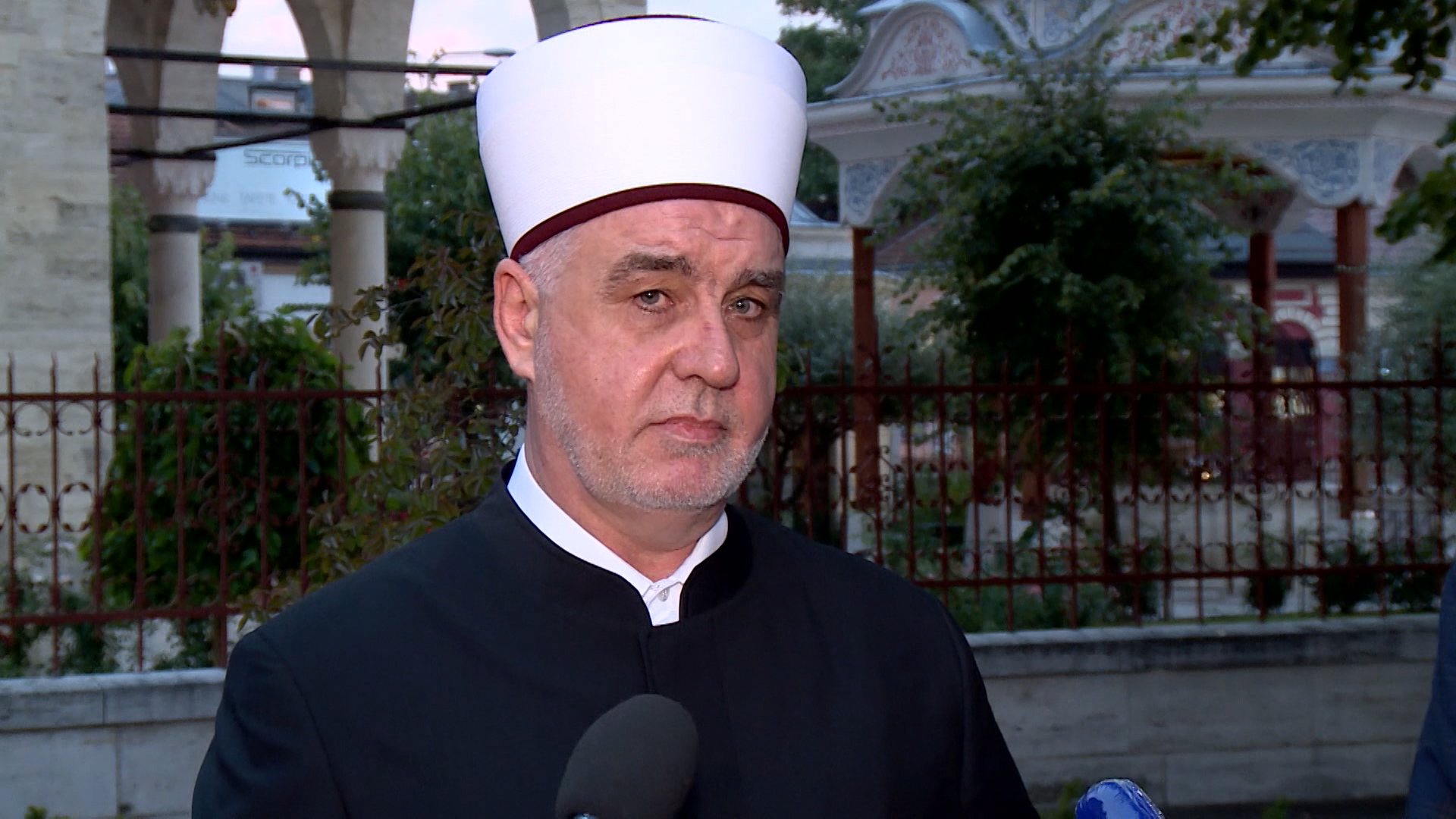 sa-live 3-1600-180920.00_02_59_12.Still005