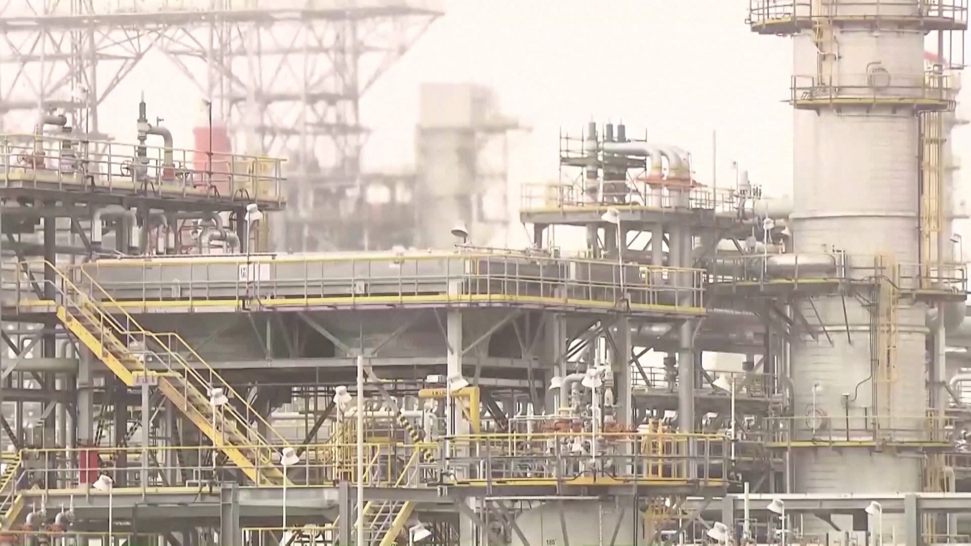 sa-live 3-1600-180920.00_03_40_23.Still007